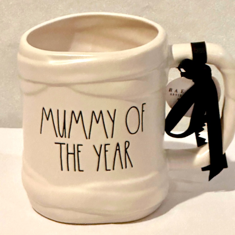 Rae Dunn Mummy Of The Year coffee/tea mug